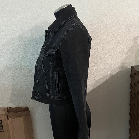 MNG Mango black distressed cropped jean denim jacket 98% cotton/2% elastane sz S - Picture 3 of 6